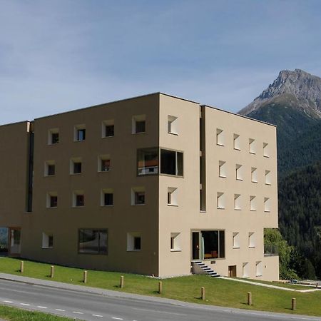 Scuol Youth Hostel Exterior photo