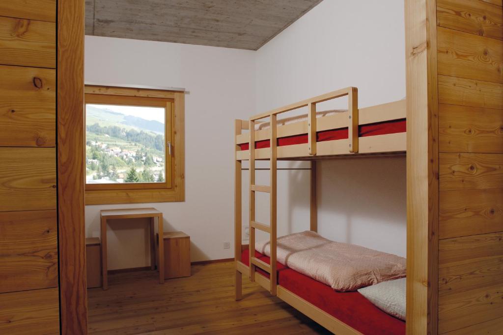 Scuol Youth Hostel Room photo