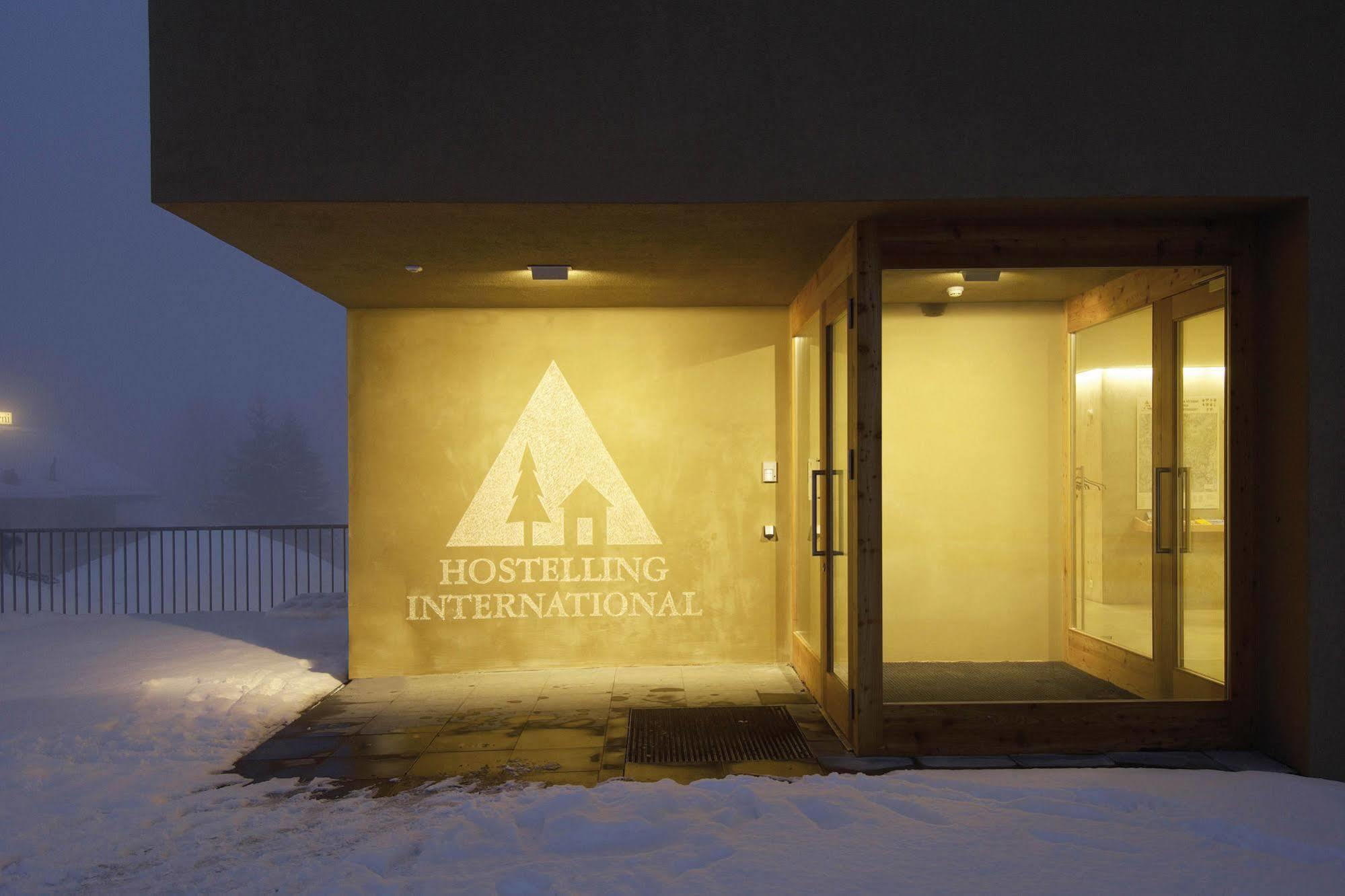 Scuol Youth Hostel Exterior photo