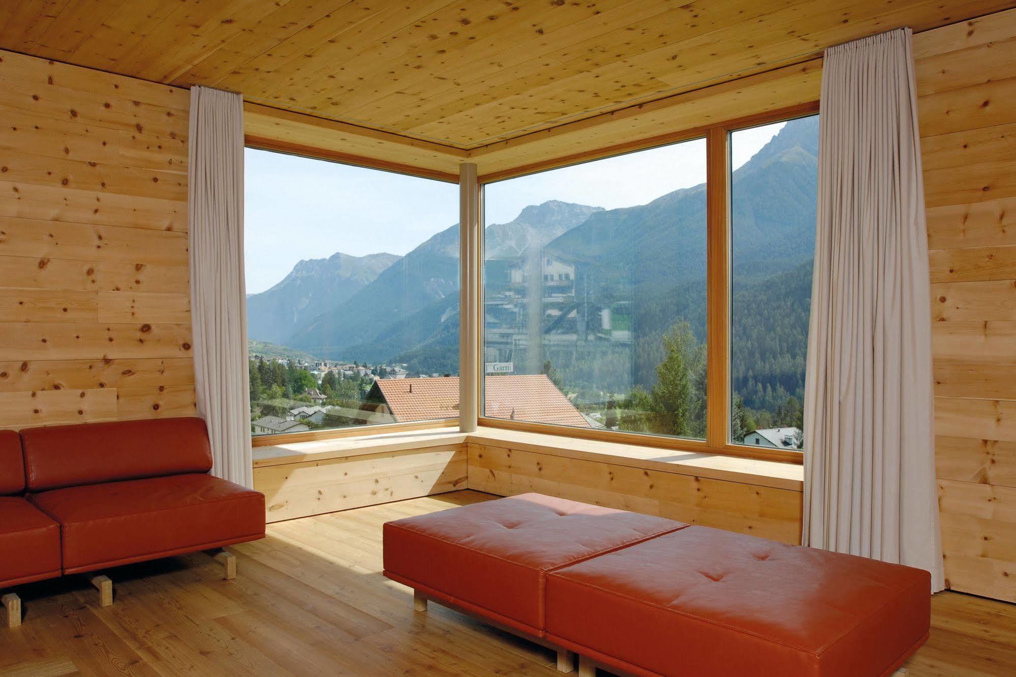 Scuol Youth Hostel Exterior photo